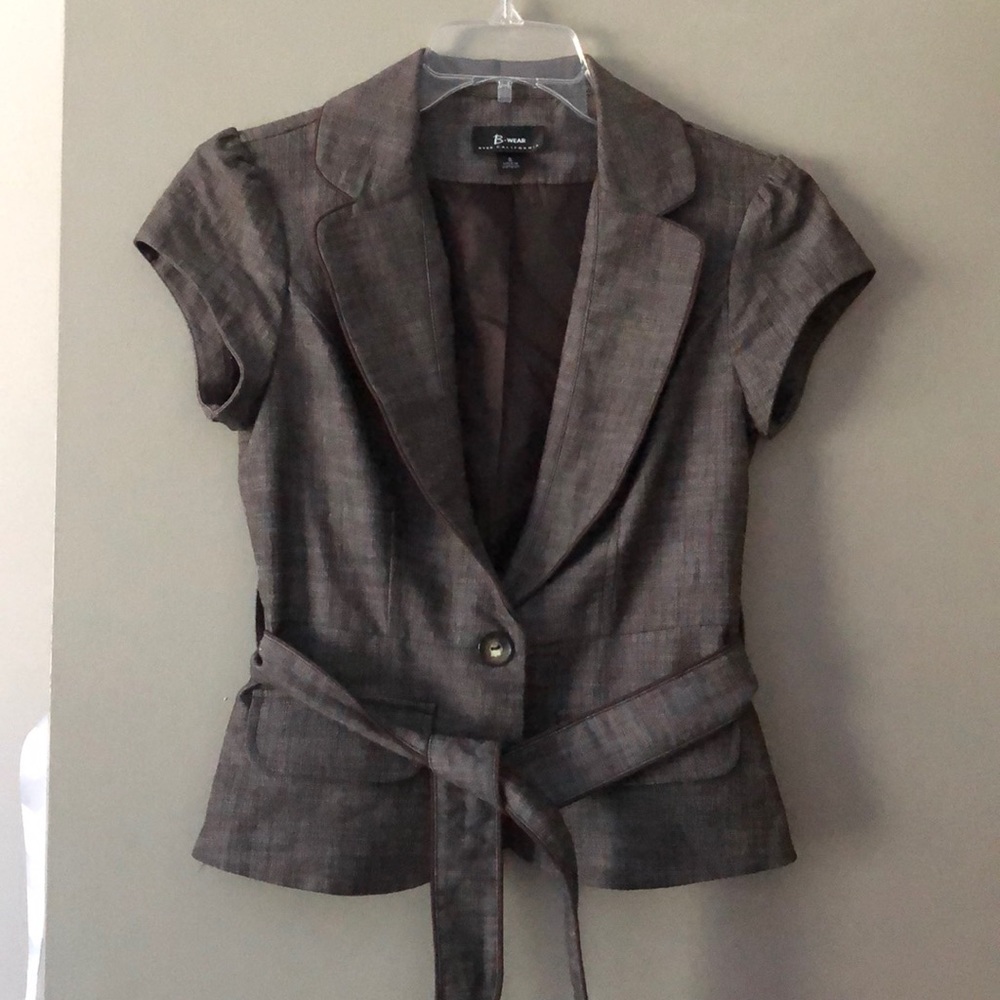 Short sleeve blazer